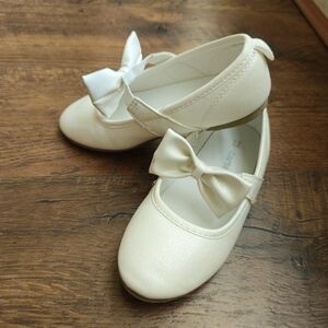 Carter's little girls white flats slipons 12Y